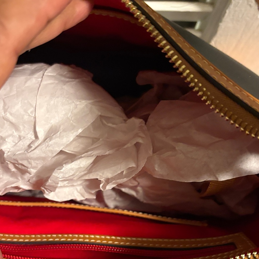 Dooney & Bourke Black and Tan Shoulder Bag - Picture 4 of 4
